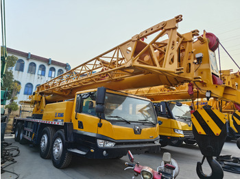Cẩu bánh lốp XCMG QY55KC