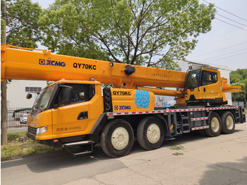 Cẩu bánh lốp XCMG QY70KC