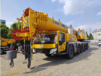 Cẩu bánh lốp XCMG