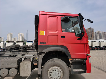 Xe đầu kéo mới SINOTRUK ZZ4257V3247B: hình 3