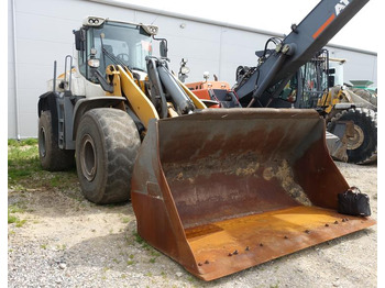 Máy xúc lật bánh lốp LIEBHERR L 566