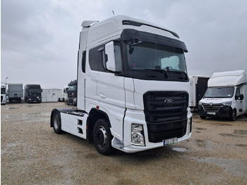 Xe đầu kéo FORD