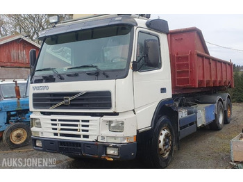 Xe tải nâng móc VOLVO FM12