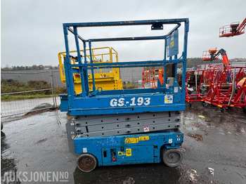 Nền bục trên không GENIE