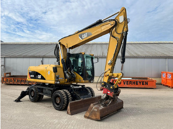 Máy xúc bánh lốp CATERPILLAR M318D