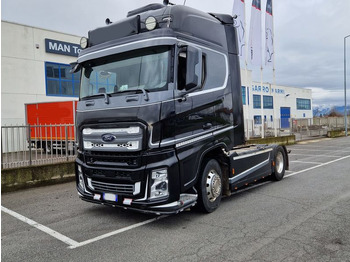 Xe đầu kéo FORD