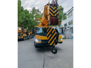 Cẩu bánh lốp XCMG XCT130