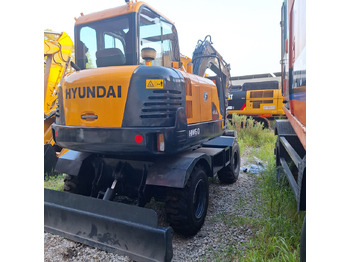 Máy xúc bánh lốp HYUNDAI