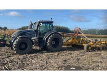 Máy cày VALTRA T174