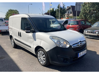 Xe van chở hàng FIAT Doblo 1.3