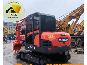 Máy xúc mini Doosan DH 60-7: hình 4