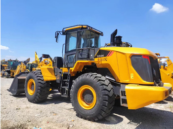 Máy xúc lật bánh lốp LIUGONG