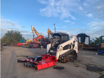 Máy xúc lật đa năng BOBCAT T590