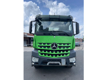 Xe tải nâng móc MERCEDES-BENZ Arocs 2643
