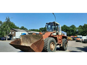 Máy xúc lật bánh lốp O&K