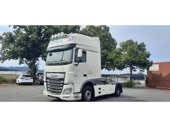 Xe đầu kéo DAF XF 106 460