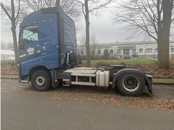 Xe đầu kéo VOLVO FH 460