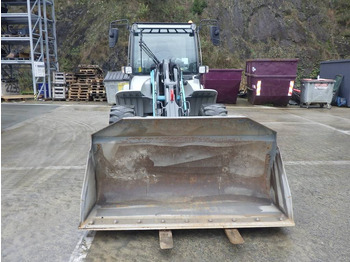 Máy xúc lật bánh lốp Kramer 8115: hình 4