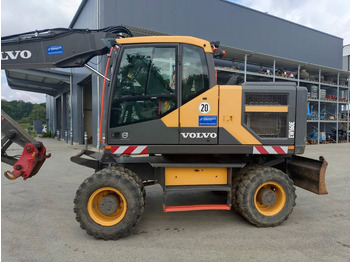 Máy xúc bánh lốp VOLVO EW160E