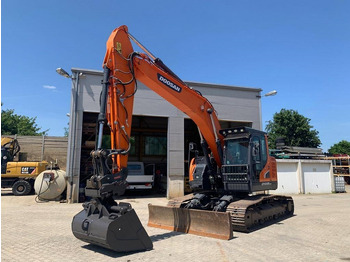 Máy xúc bánh xích DOOSAN DX235LCR-5