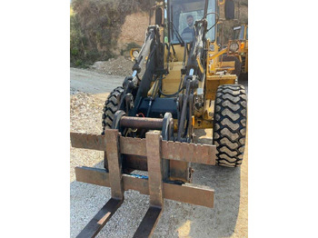 Máy xúc lật bánh lốp CAT IT 18 B: hình 3