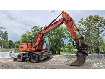 Máy xúc bánh lốp HITACHI