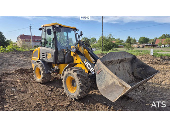 Máy xúc lật bánh lốp JCB 407