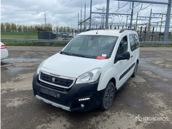 Xe van nhỏ gọn PEUGEOT Partner