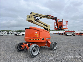 Xe nâng người nhiều khớp nối JLG