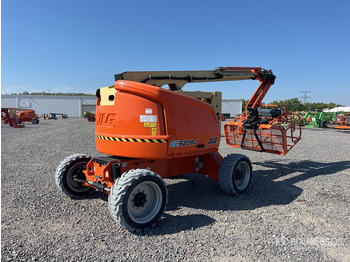 Xe nâng người nhiều khớp nối JLG