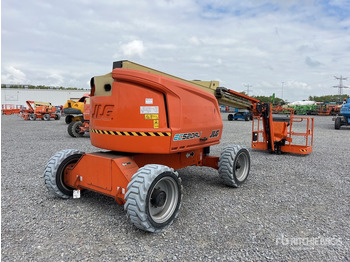 Xe nâng người nhiều khớp nối JLG