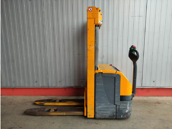 Máy xếp chồng JUNGHEINRICH EJC