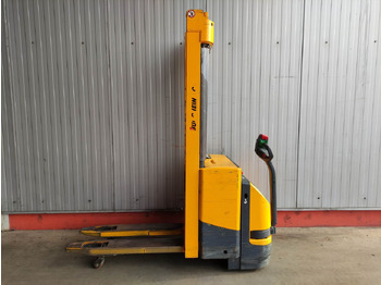 Máy xếp chồng JUNGHEINRICH EJC