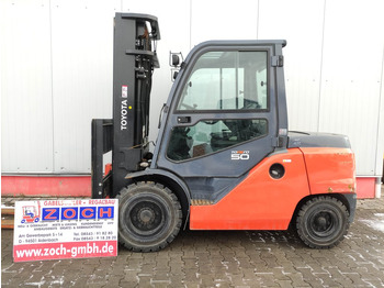 Xe nâng diesel TOYOTA