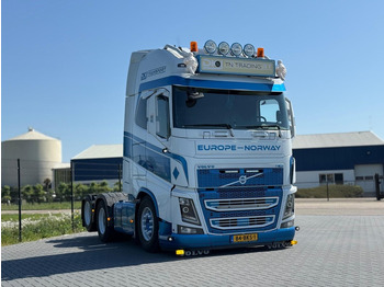 Xe đầu kéo VOLVO FH16 750