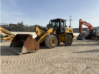 Máy xúc lật bánh lốp CATERPILLAR 926M