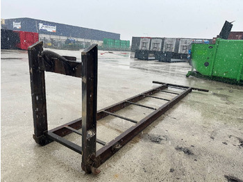 Thùng chứa hooklift