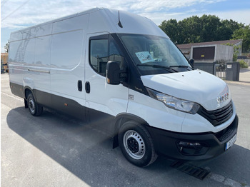 Xe van chở hàng IVECO Daily 35s16
