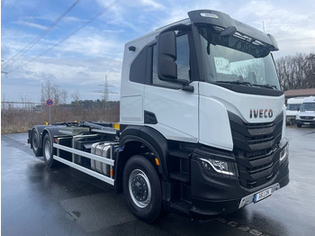 Xe tải nâng móc IVECO X-WAY