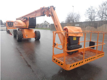 Xe nâng người nhiều khớp nối JLG