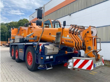 Cần cẩu mọi địa hình DEMAG