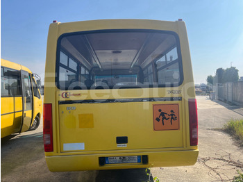 Xe buýt trường học Iveco Cacciamali: hình 5