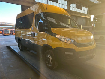 Xe buýt trường học IVECO Daily