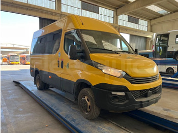 Xe buýt trường học IVECO Daily