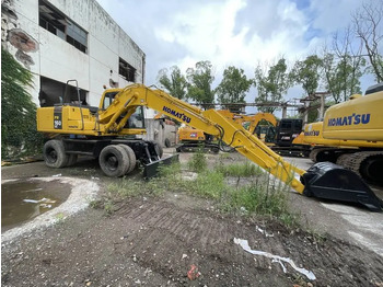 Máy xúc bánh lốp KOMATSU PW160