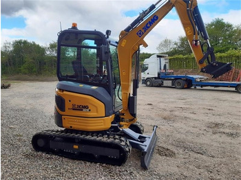 Máy xúc mini XCMG XE27E