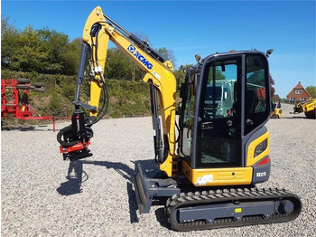 Máy xúc mini XCMG XE27E