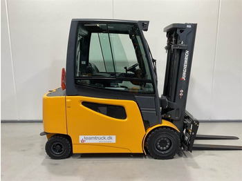 Xe nâng điện JUNGHEINRICH EFG