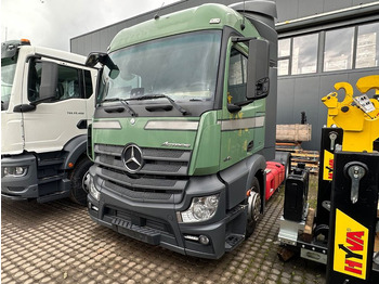 Xe đầu kéo MERCEDES-BENZ
