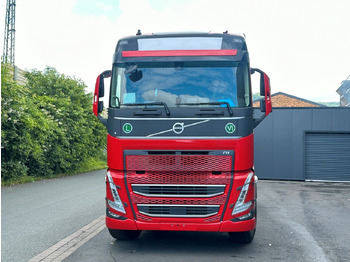 Xe tải khung gầm Volvo FH 540 6x4: hình 2
